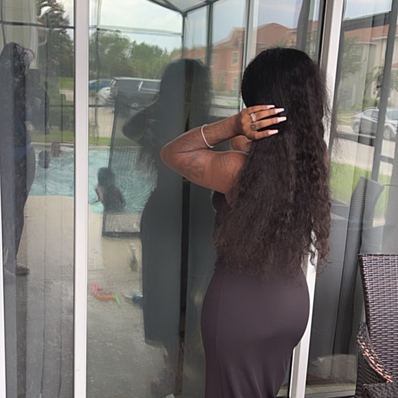 Long fitted Maxi Dress - Picture 3 of 15